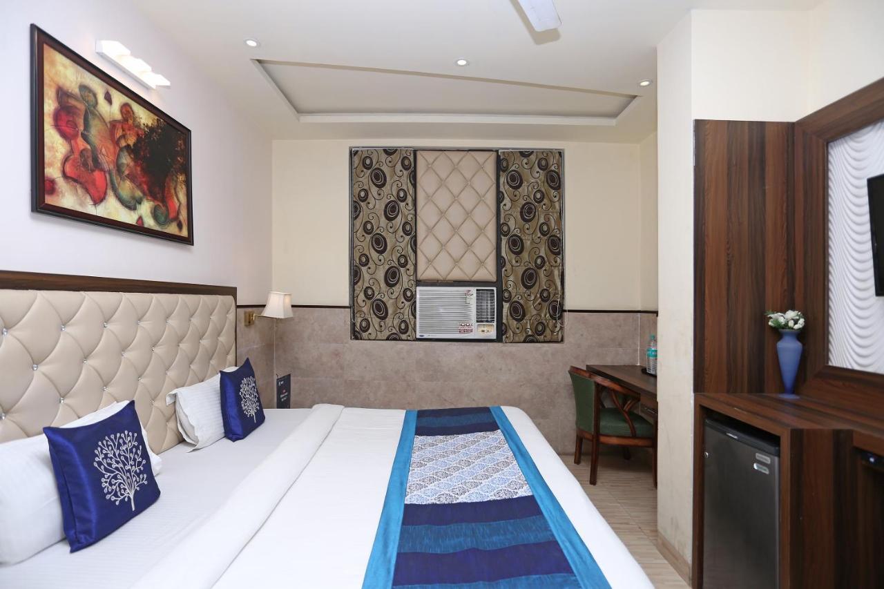 Vaccinated Staff - Capital O 705 Hotel Siddharth Inn ชัยปุระ ภายนอก รูปภาพ